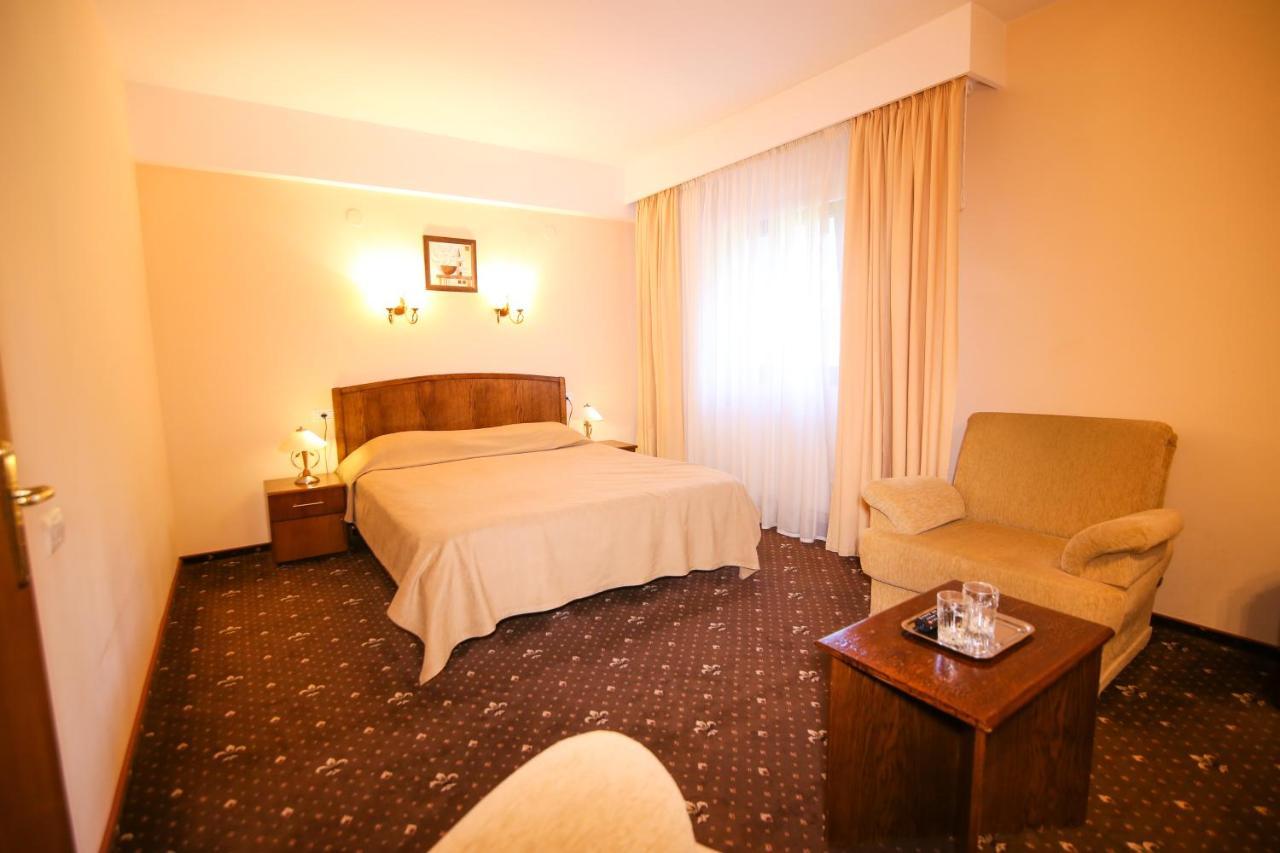 Hotel Piatra Craiului Predeal Exterior foto